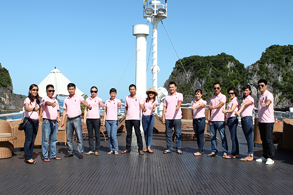 Austrong-du-lich-Ha-long-tinh-quang-ninh-2014 