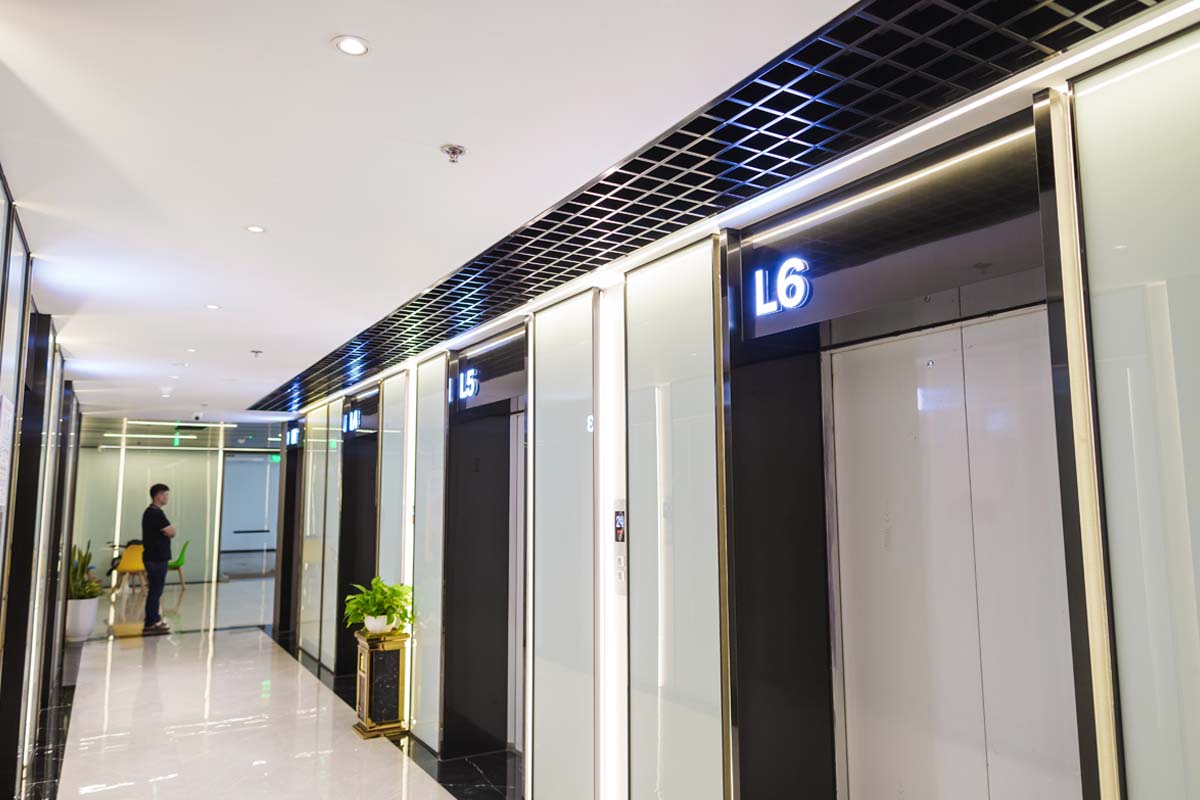 Toa-nha-HUD-Le-van-luong3