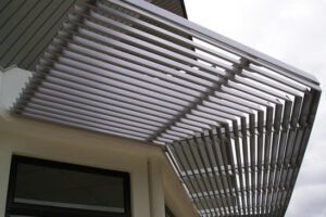 Lam nhôm chắn nắng 85R - Sun Louver