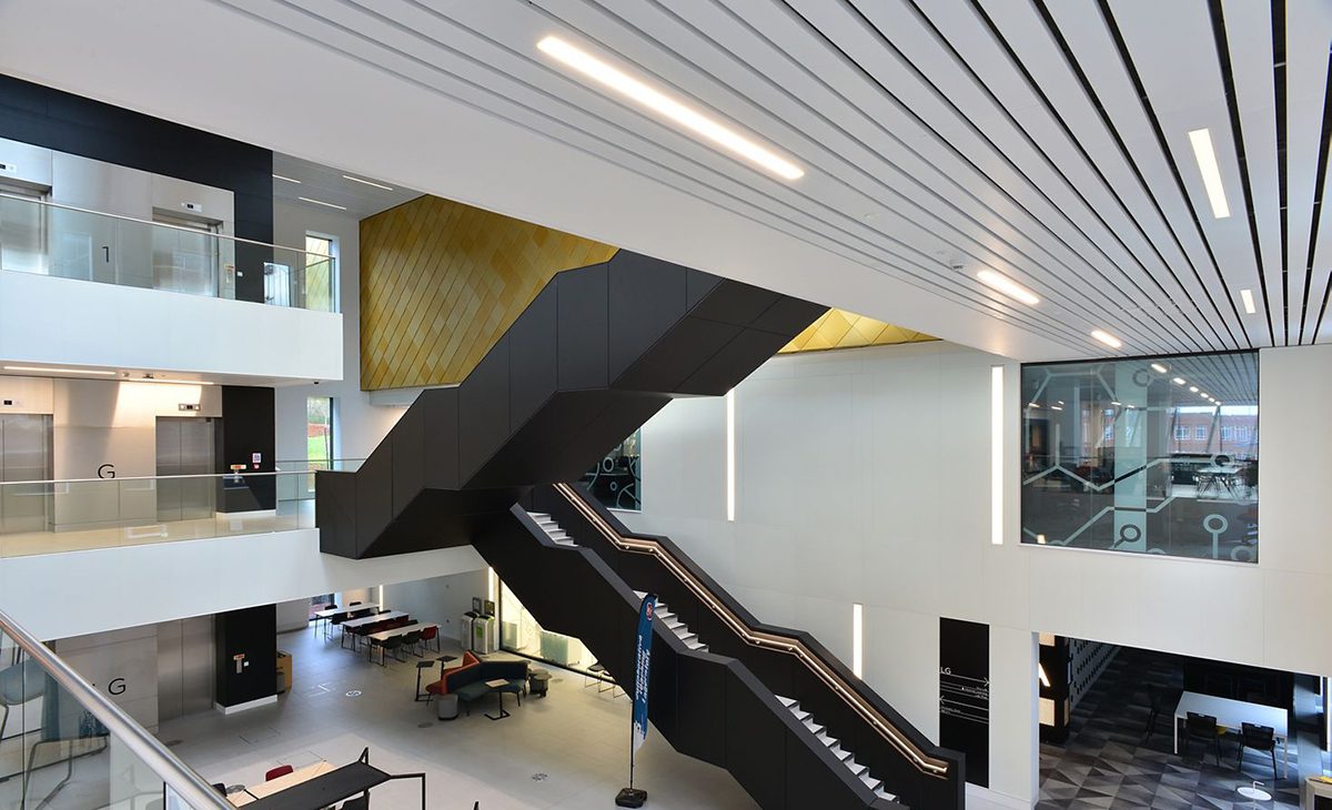 Trần nhôm Multi B-Shaped