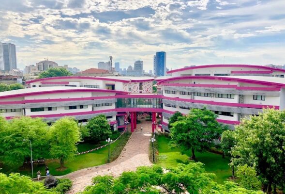 Trường THCS TH School